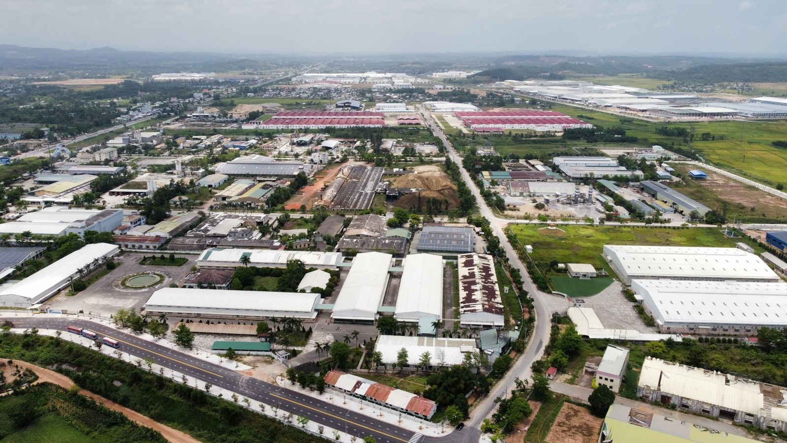 Hạ tầng đô thị Quảng Ngãi đã đủ sức cho sự phát triển của các khu du lịch lớn? ha tang do thi quang ngai da du suc cho su phat trien cua cac khu du lich lon