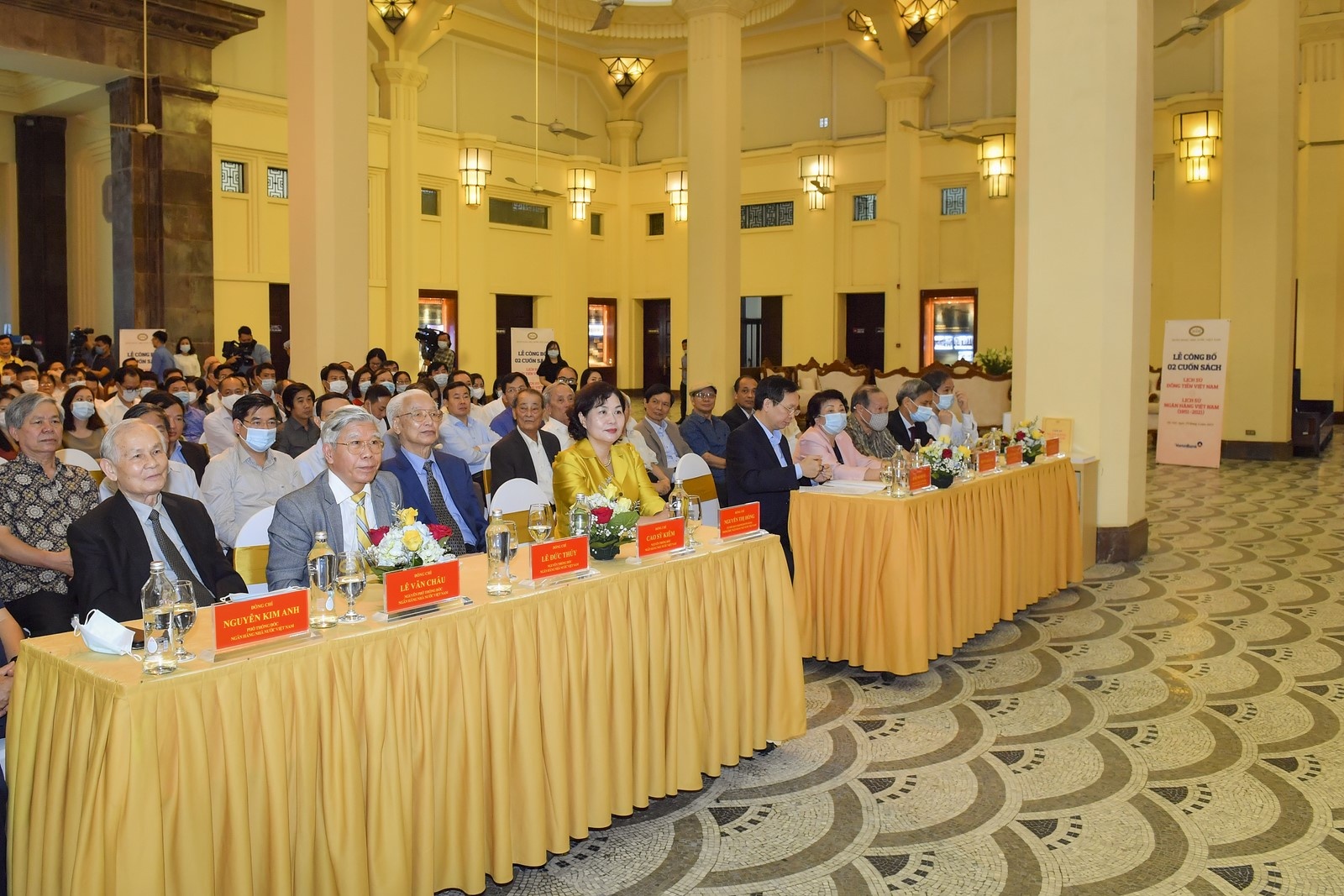 Công bố sách về "Lịch sử Ngân hàng Việt Nam 1951-2021" và "Lịch sử đồng tiền Việt Nam" cong bo sach ve lich su ngan hang viet nam 1951 2021 va lich su dong tien viet nam