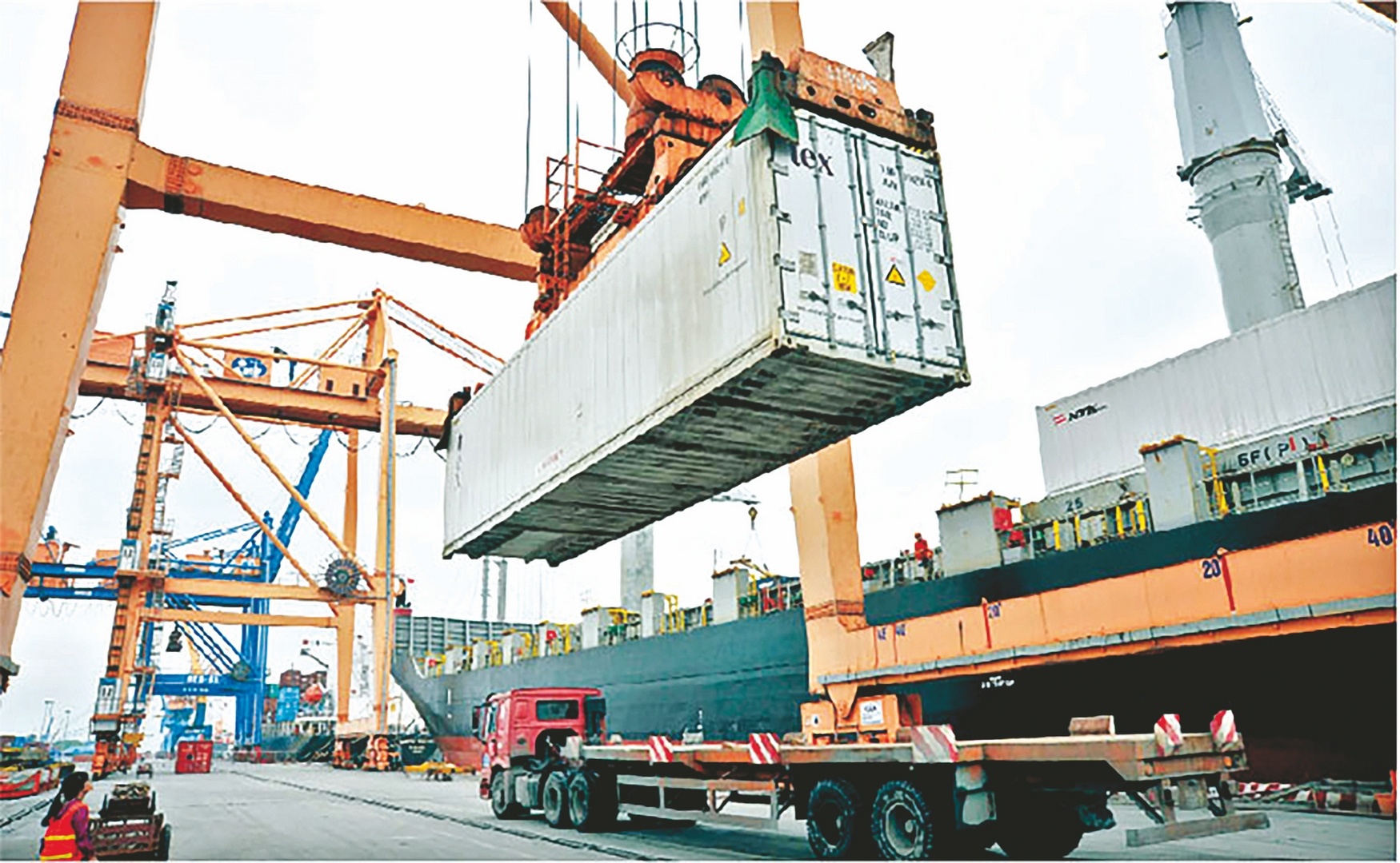 giam lai suat tao suc bat cho tang truong