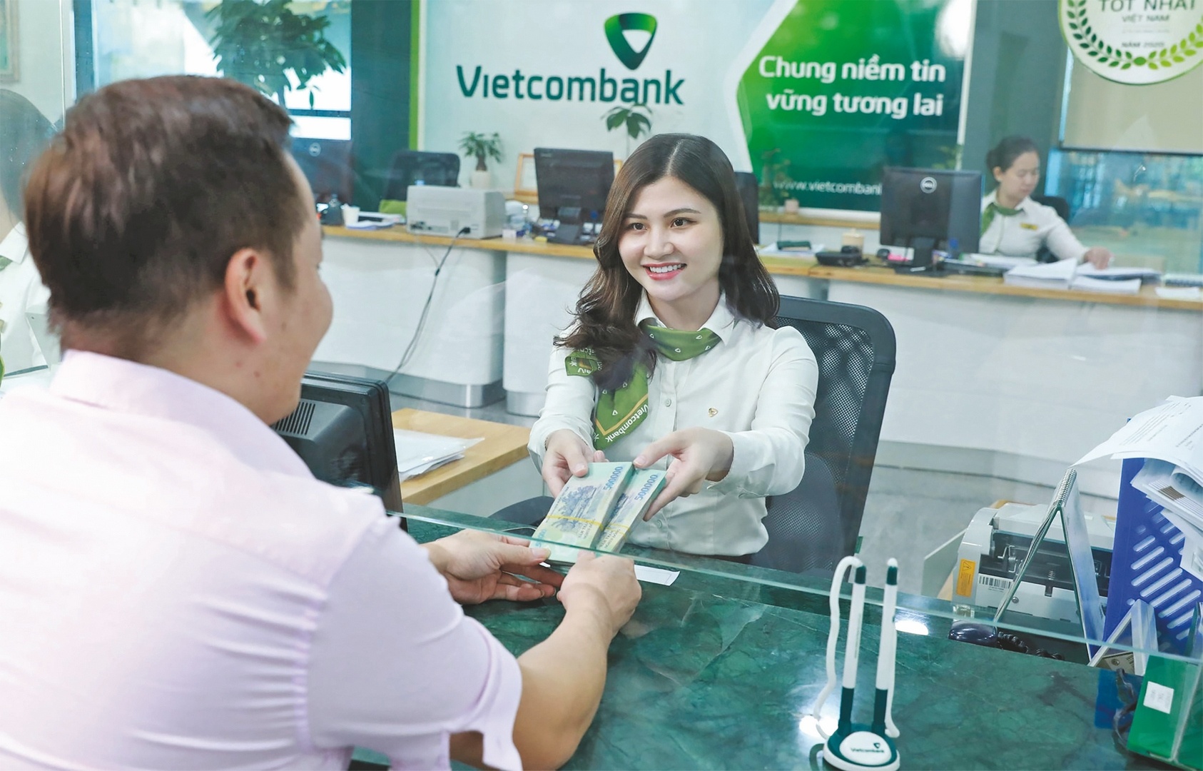 Vì sao đồng VND duy trì được vị thế? vi sao dong vnd duy tri duoc vi the