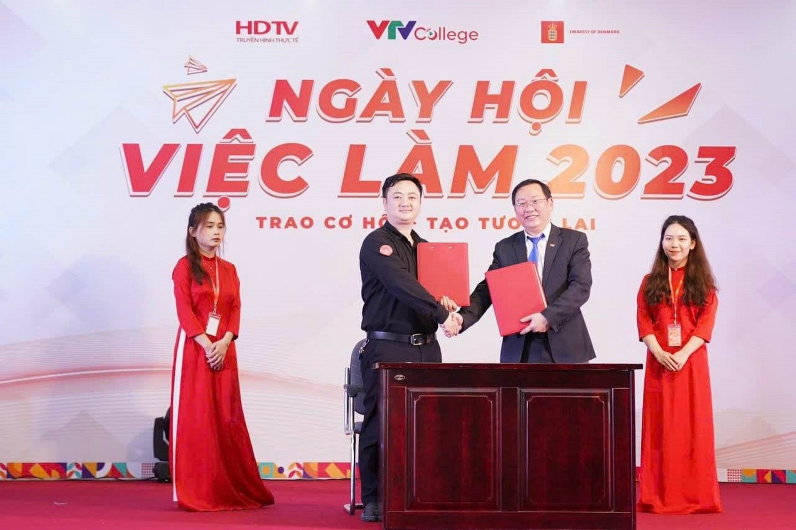ngay hoi viec lam vtv college lan 2 nam 2023