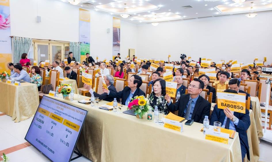 bac a bank duoc thong qua phuong an tang von dieu le len gan 9900 ty dong