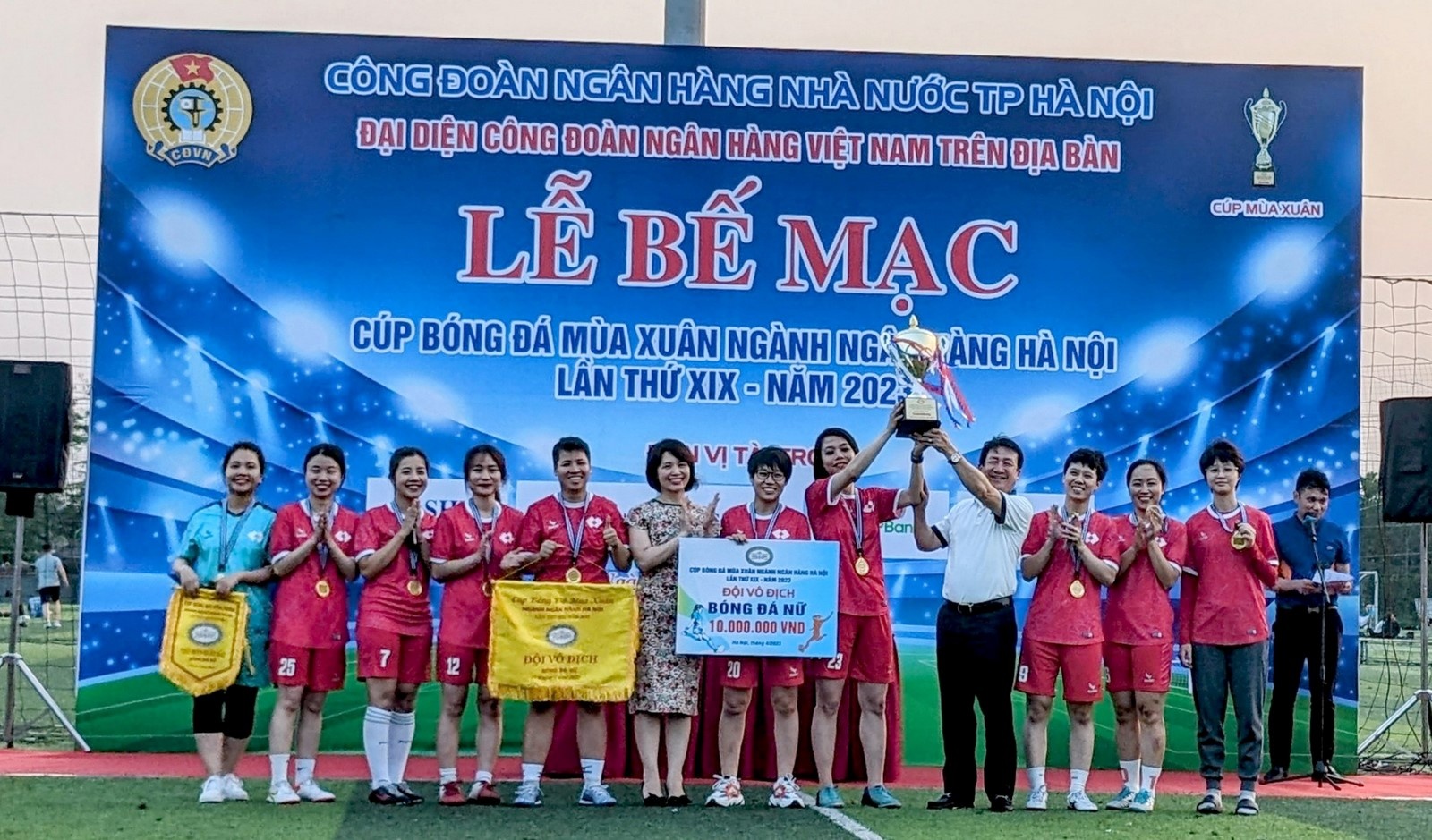 Bế mạc Cúp bóng đá Mùa xuân ngành Ngân hàng Hà Nội năm 2023 be mac cup bong da mua xuan nganh ngan hang ha noi nam 2023