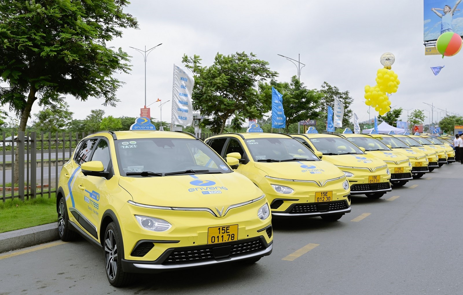 Én Vàng mua và thuê 150 xe ô tô điện Vinfast, ra mắt dịch vụ taxi điện đầu tiên tại Hải Phòng en vang mua va thue 150 xe o to dien vinfast ra mat dich vu taxi dien dau tien tai hai phong