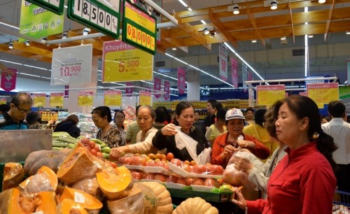 Hệ thống siêu thị Co.op Mart chưa tăng giá hàng hóa theo giá xăng Hệ thống siêu thị Co.op Mart chưa tăng giá hàng hóa theo giá xăng