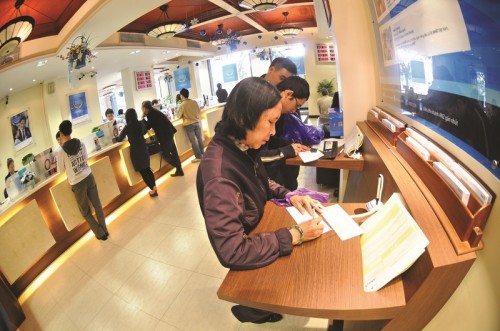 Lãi suất giảm: Tiền đề cho phát triển kinh tế