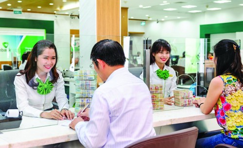 Ngân hàng vào cuộc giảm lãi suất Ngân hàng vào cuộc giảm lãi suất