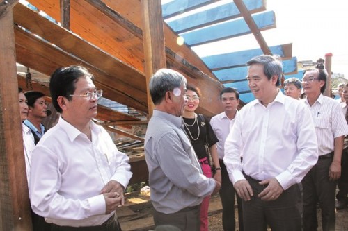 Thống đốc và những chuyến “vi hành”