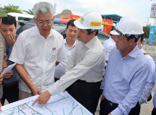 Phí nhiều, thủ tục hành chính nặng gánh