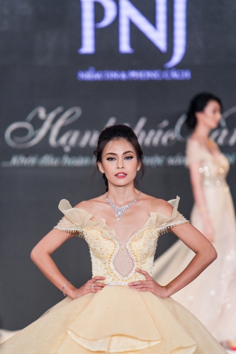 PNJ giới thiệu BST trang sức cưới hạnh phúc vàng 2017 PNJ giới thiệu BST trang sức cưới hạnh phúc vàng 2017