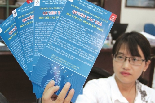 Xem ti vi phải trả phí âm nhạc: Câu chuyện chưa có hồi kết