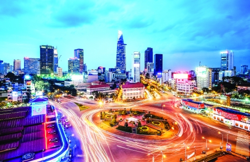 4 thách thức và 3 kịch bản tăng trưởng