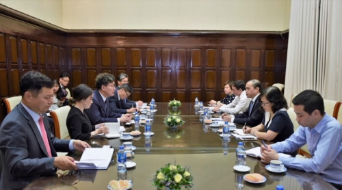 NHNN luôn hỗ trợ, tạo điều kiện cho các NH nước ngoài hoạt động tại Việt Nam NHNN luôn hỗ trợ, tạo điều kiện cho các NH nước ngoài hoạt động tại Việt Nam