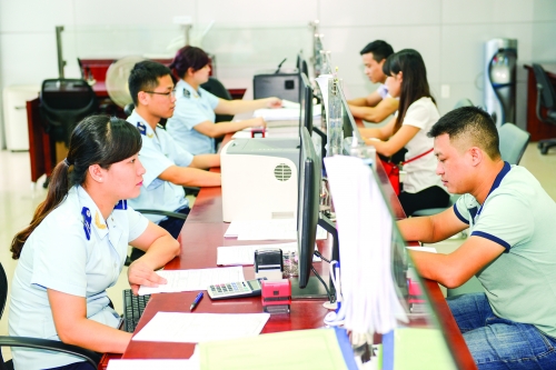 Cần thận trọng với việc tăng thuế Cần thận trọng với việc tăng thuế