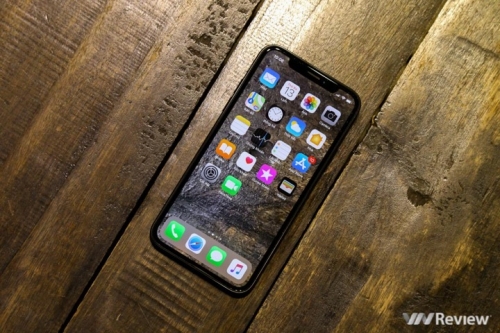 Cả ba 3 mẫu iPhone 2018 có khả năng dùng màn hình OLED Cả ba 3 mẫu iPhone 2018 có khả năng dùng màn hình OLED