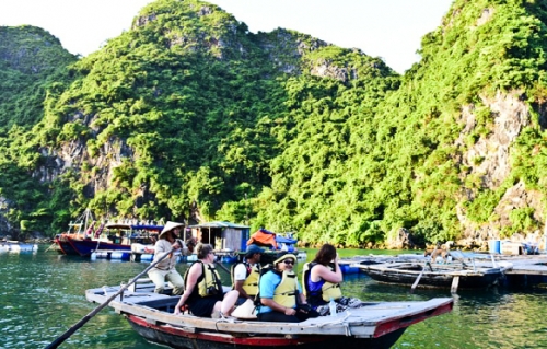 Đơn giản thủ tục cấp visa: Tăng cường thu hút du khách quốc tế