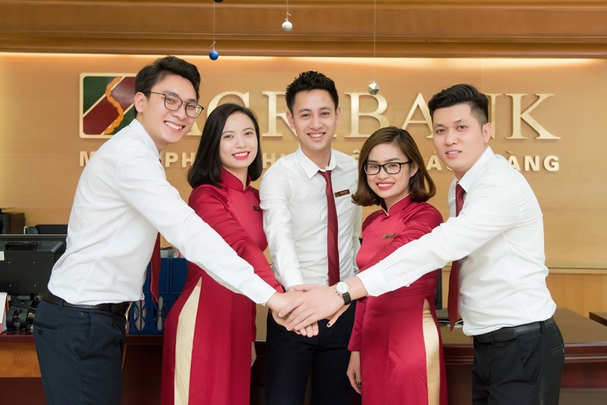 tu hao gop them trang su ve vang 70 nam ngan hang viet nam