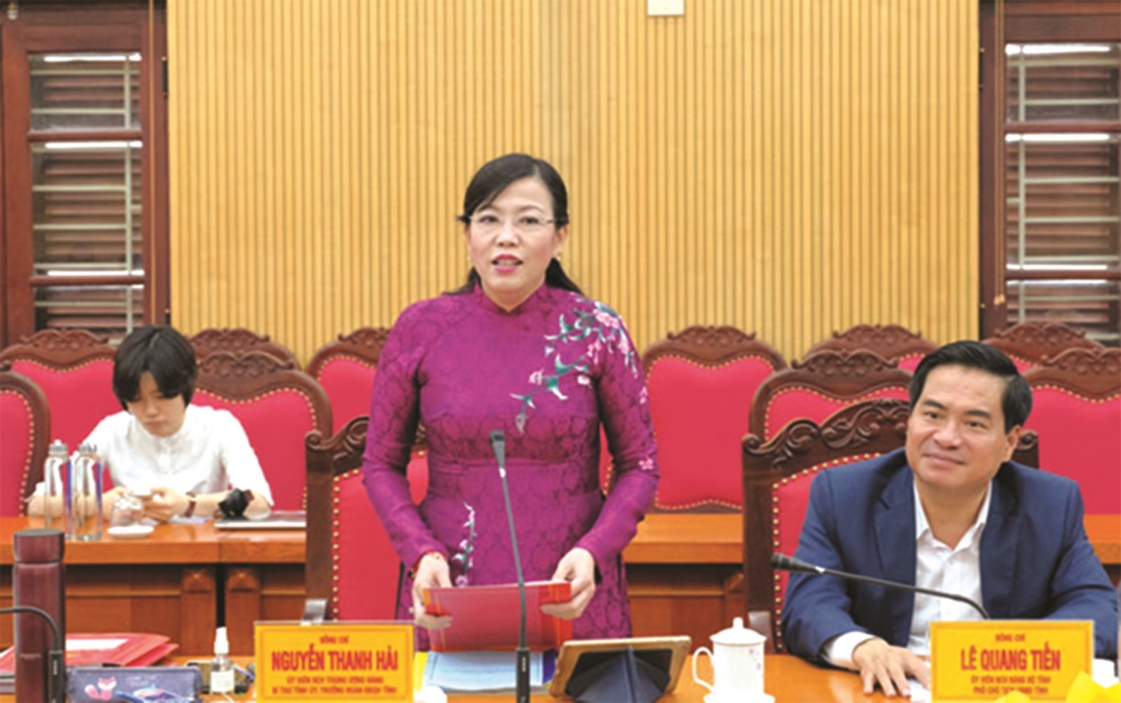 tin dung chinh sach khi trung uong va dia phuong cung cham chut