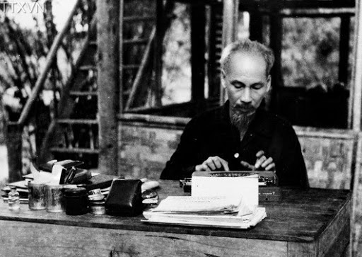 nang cao dao duc cach mang de hoan thanh tot nhiem vu