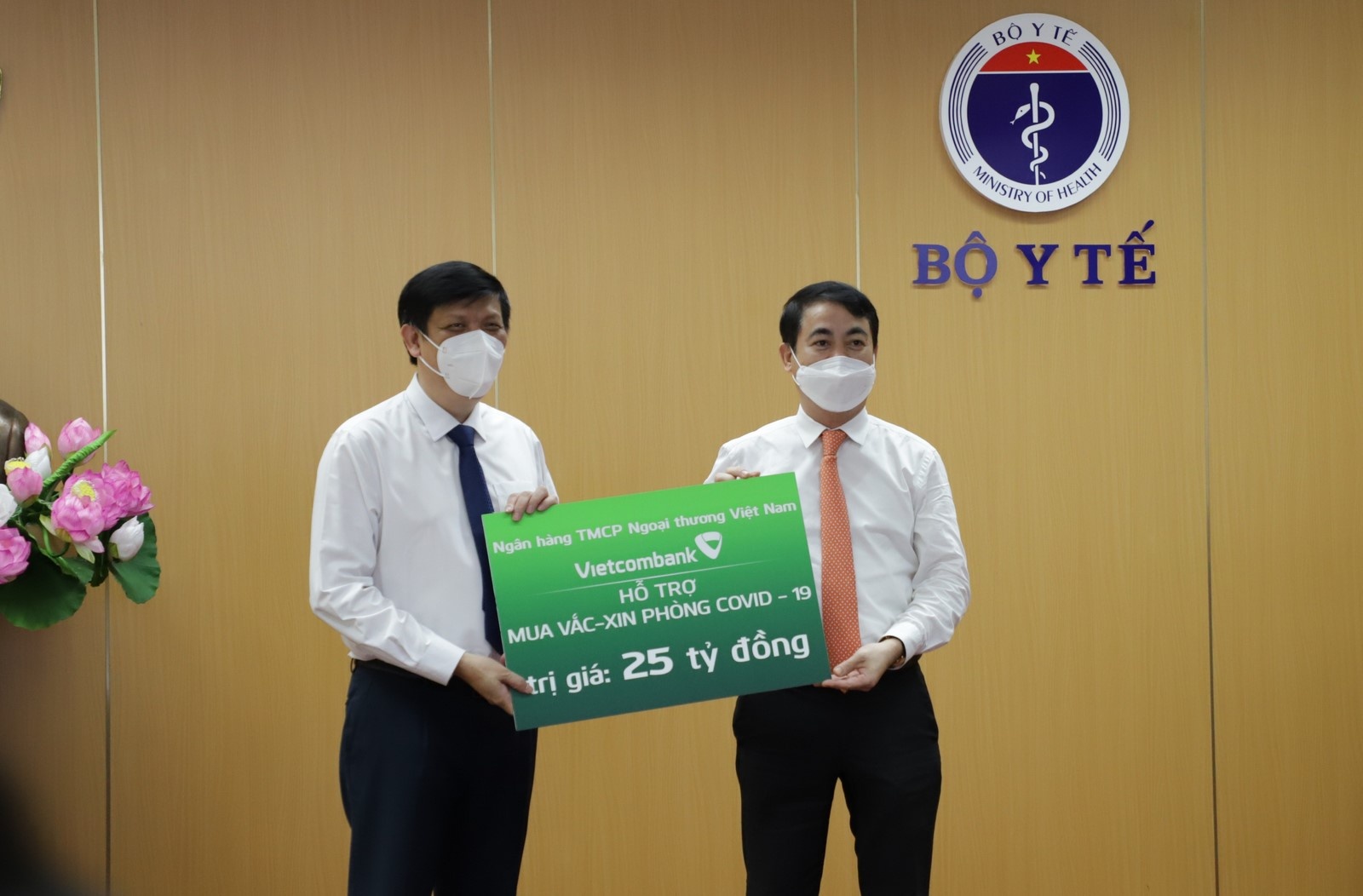 nganh ngan hang chung tay quyet liet day lui dich covid 19