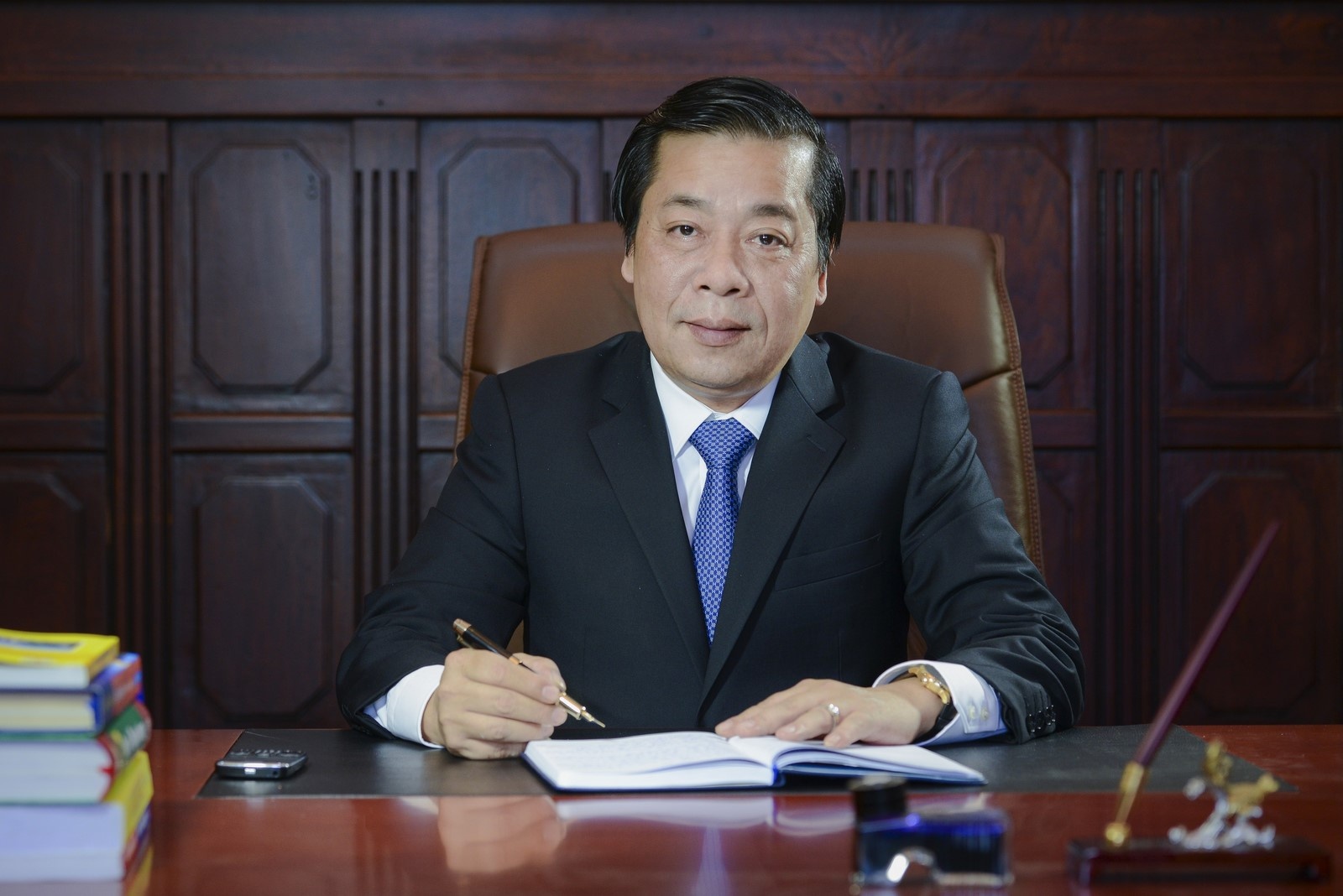 chuyen doi so nganh ngan hang dat nguoi dan khach hang o vi tri trung tam