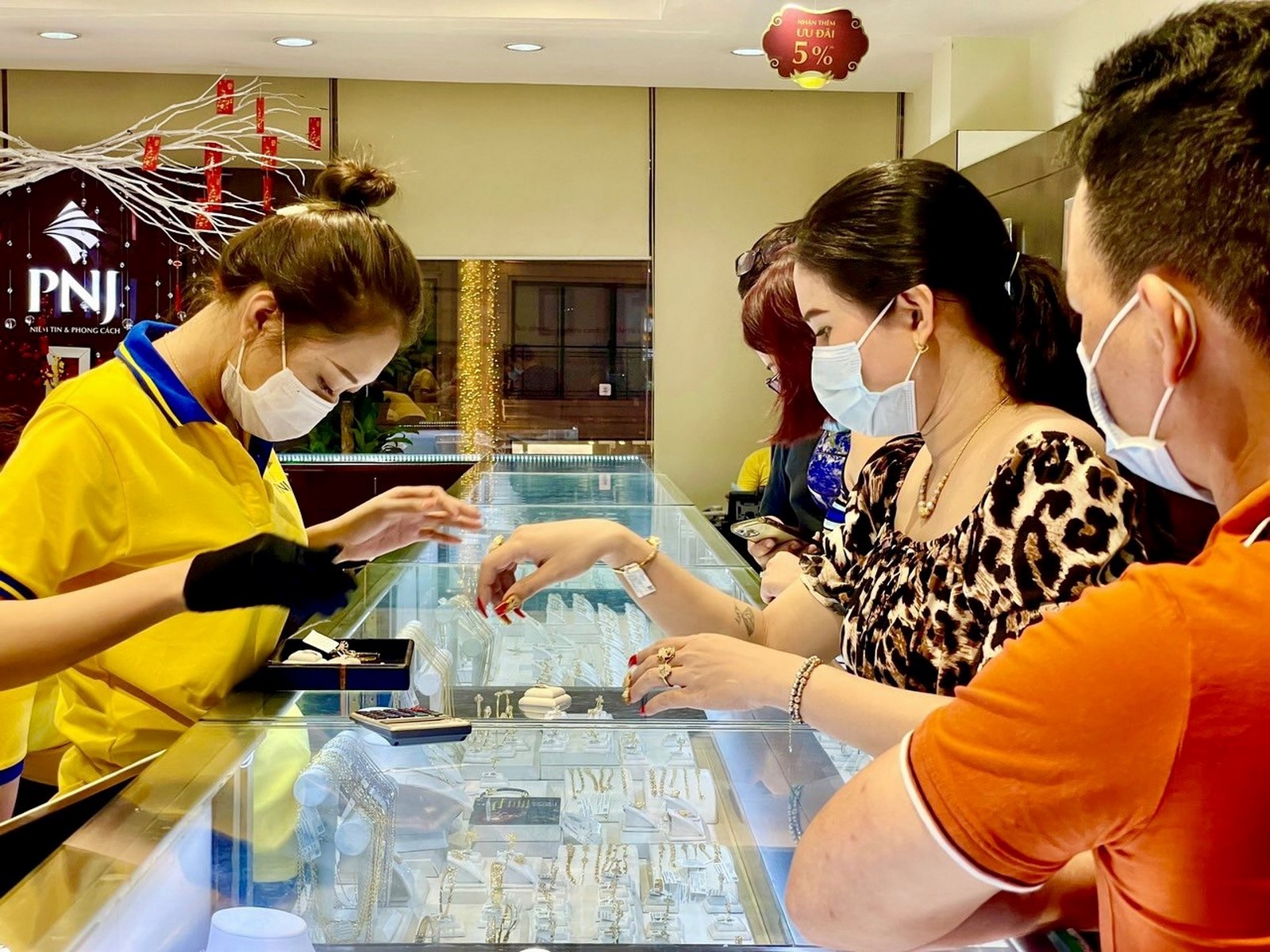 PNJ - nhà tuyển dụng được yêu thích nhất năm 2020 pnj nha tuyen dung duoc yeu thich nhat nam 2020