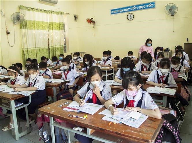 de xuat tang hoc phi voi cap mam non va tieu hoc