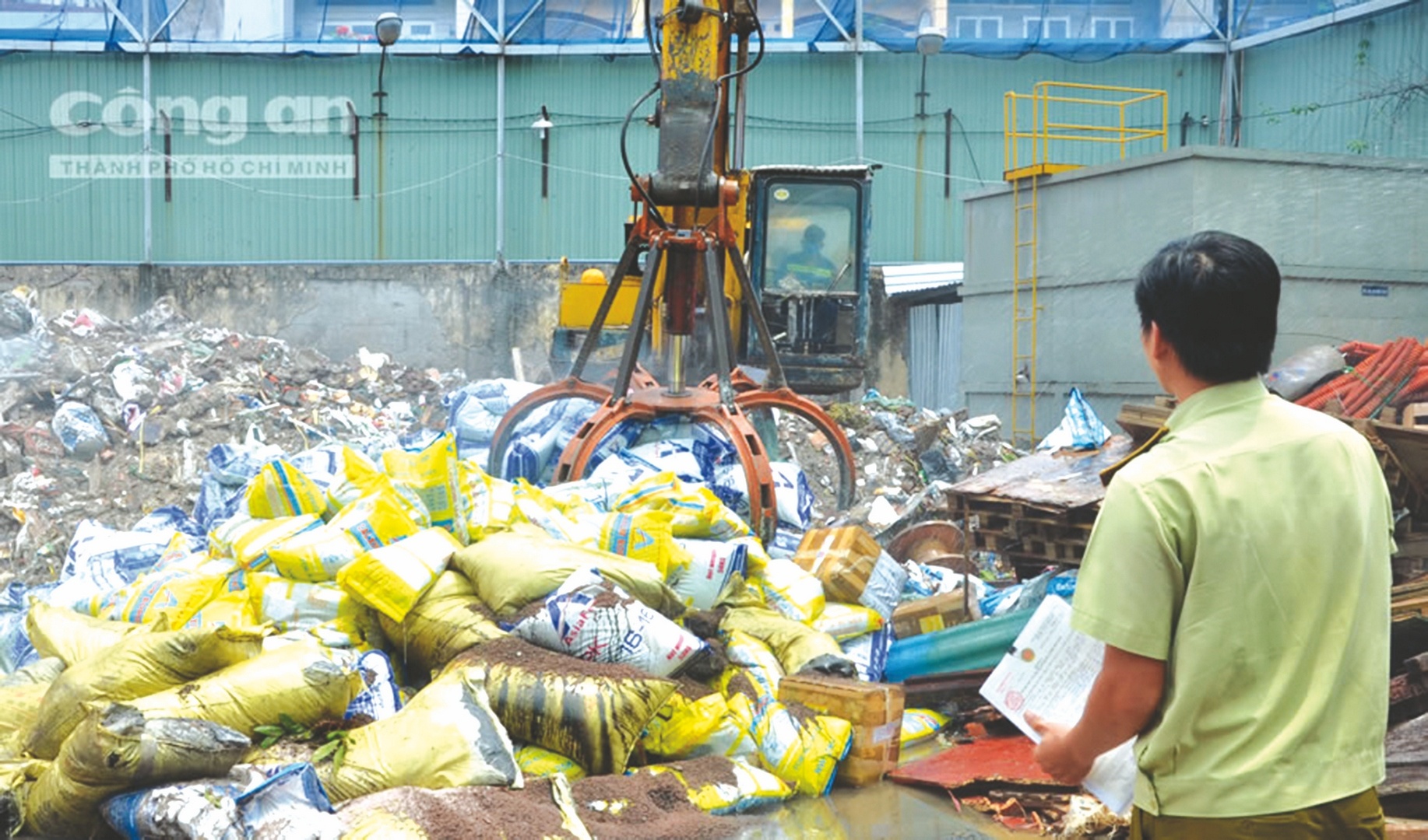 nong dan thap thom vi phan bon khong ro nguon goc