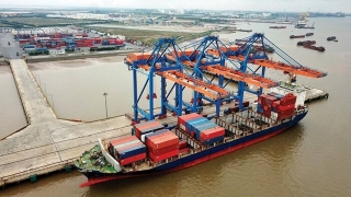 Bộ Tài chính đề nghị TP. Hồ Chí Minh xem xét lại việc thu phí sử dụng hạ tầng cảng biển