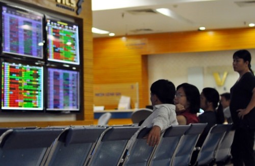 Chứng khoán chiều 24/6: JVC tiếp tục giảm kịch sàn