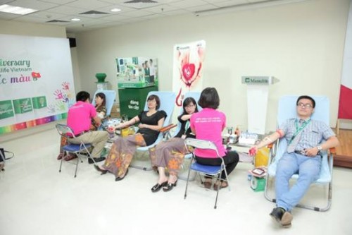 Manulife Việt Nam chia sẻ “giọt máu hồng”