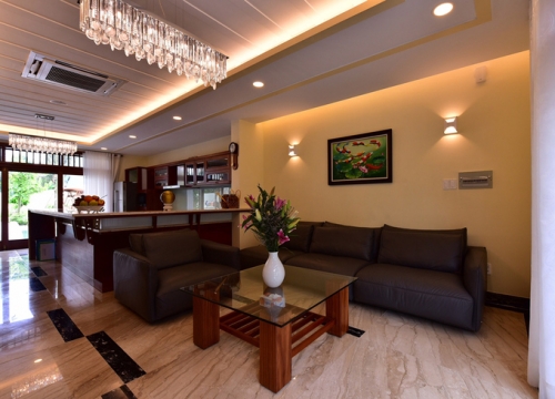 Gia chủ Bình Dương thích ở ngoài sân vườn hơn trong nhà