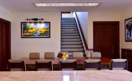 Gia chủ Bình Dương thích ở ngoài sân vườn hơn trong nhà