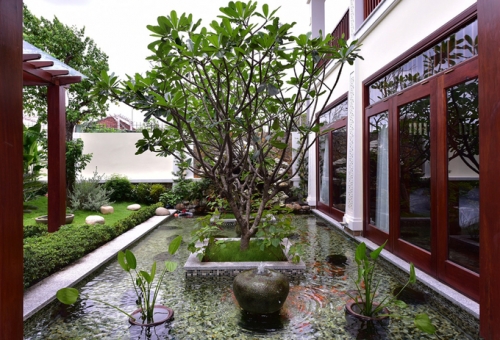 Gia chủ Bình Dương thích ở ngoài sân vườn hơn trong nhà