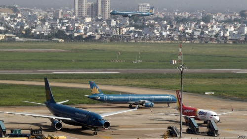 Nhiều công trình bất hợp pháp trong khu đất sân bay Tân Sơn Nhất Nhiều công trình bất hợp pháp trong khu đất sân bay Tân Sơn Nhất