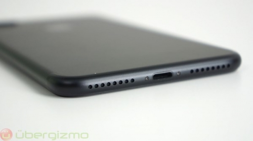 iPhone 8 sạc nhanh hơn nhờ adaptor công suất cao