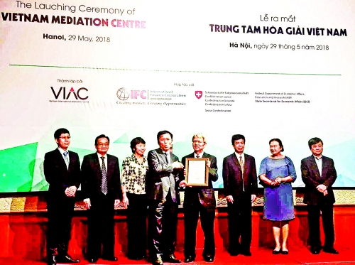 Nên giải quyết tranh chấp bằng hòa giải tại VMC Nên giải quyết tranh chấp bằng hòa giải tại VMC