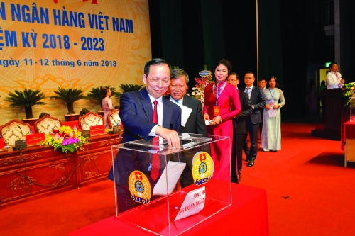 Nâng cao niềm tự hào, tạo dựng khối đoàn kết để thực thi nhiệm vụ