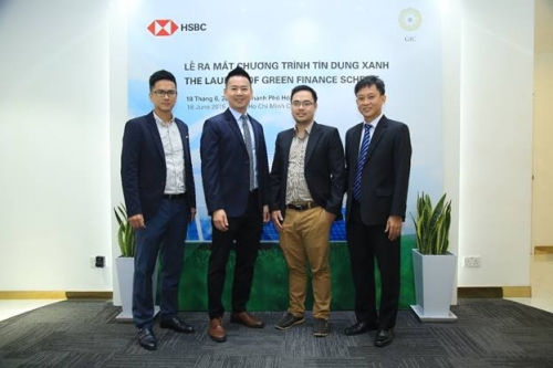 Có tín dụng xanh, điện mặt trời gõ cửa