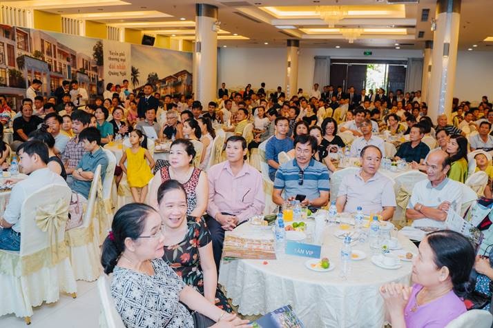 hon 100 giao dich thanh cong tai le ra mat du an my khe angkora park