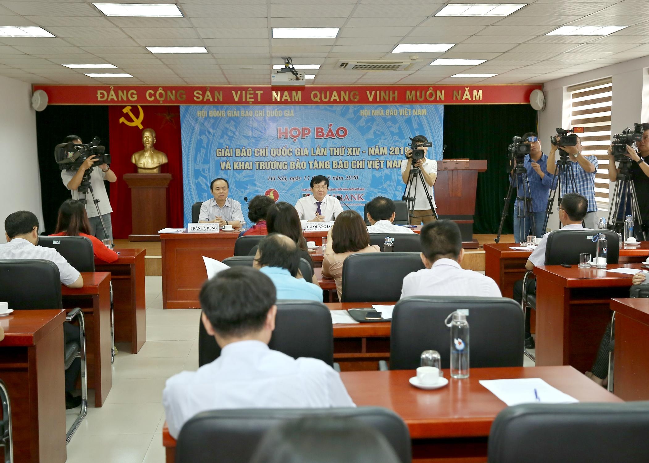 103 tac pham bao chi xuat sac dat giai bao chi quoc gia lan thu xiv