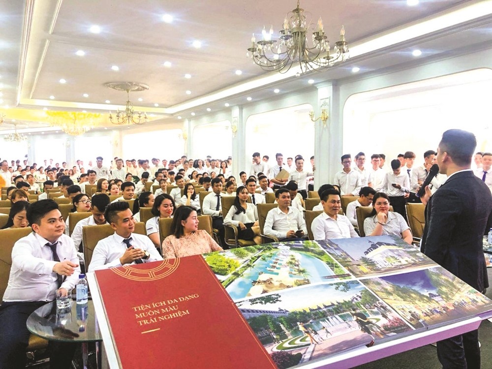 Môi giới bất động sản thời công nghệ: Con người vẫn là yếu tố quyết định moi gioi bat dong san thoi cong nghe con nguoi van la yeu to quyet dinh