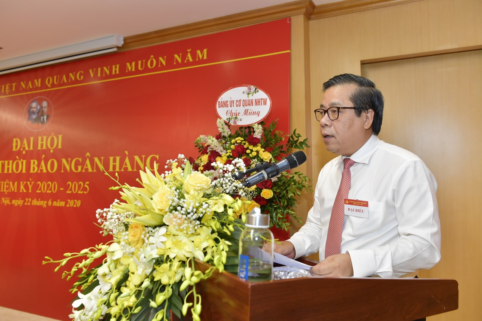 Đại hội Đảng bộ Thời báo Ngân hàng nhiệm kỳ 2020-2025 thành công tốt đẹp dai hoi dang bo thoi bao ngan hang nhiem ky 2020 2025 thanh cong tot dep