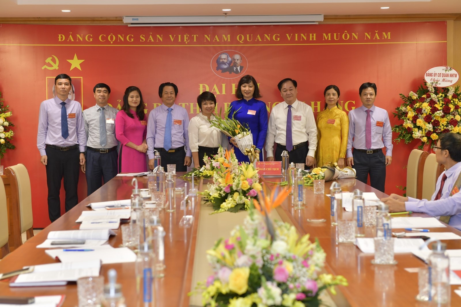 Đại hội Đảng bộ Thời báo Ngân hàng nhiệm kỳ 2020-2025 thành công tốt đẹp dai hoi dang bo thoi bao ngan hang nhiem ky 2020 2025 thanh cong tot dep