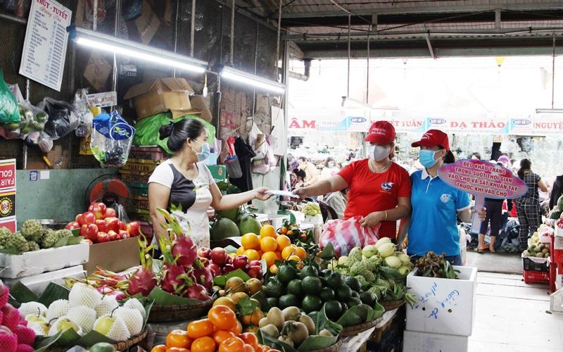 Tăng cường kiểm soát và xử phạm vi phạm phòng chống dịch ở các chợ tang cuong kiem soat va xu pham vi pham phong chong dich o cac cho