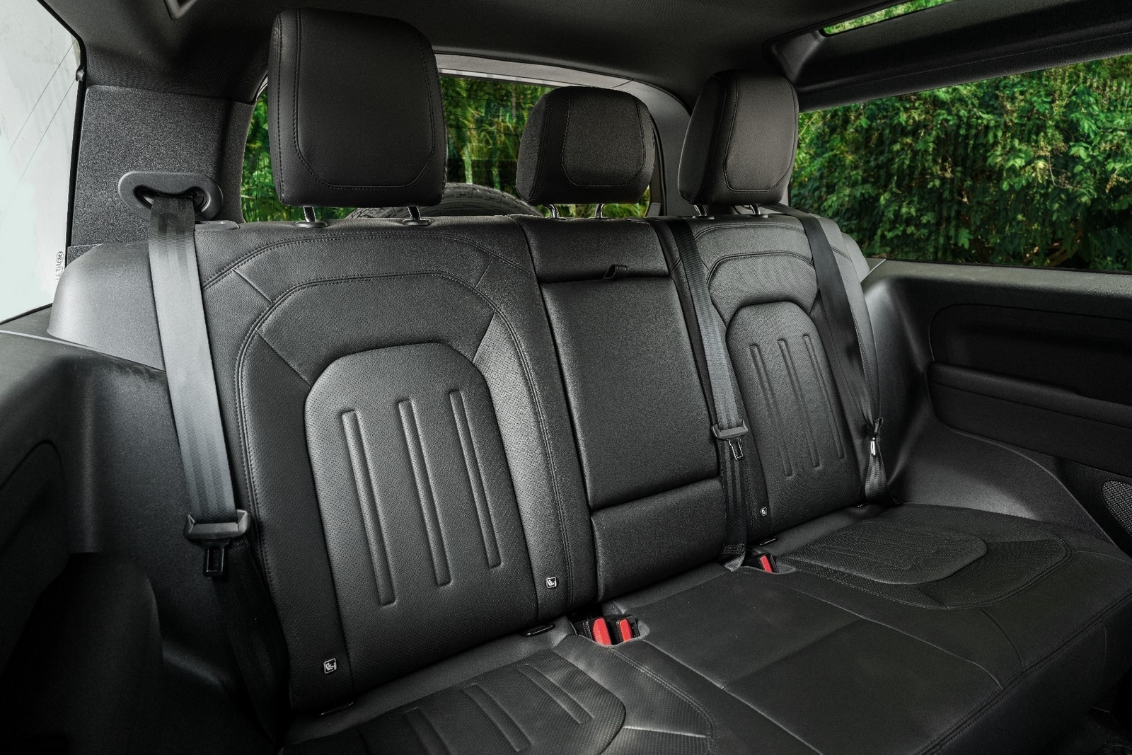 Land Rover Defender 90 phiên bản 3 cửa đã có mặt tại Việt Nam land rover defender 90 phien ban 3 cua da co mat tai viet nam