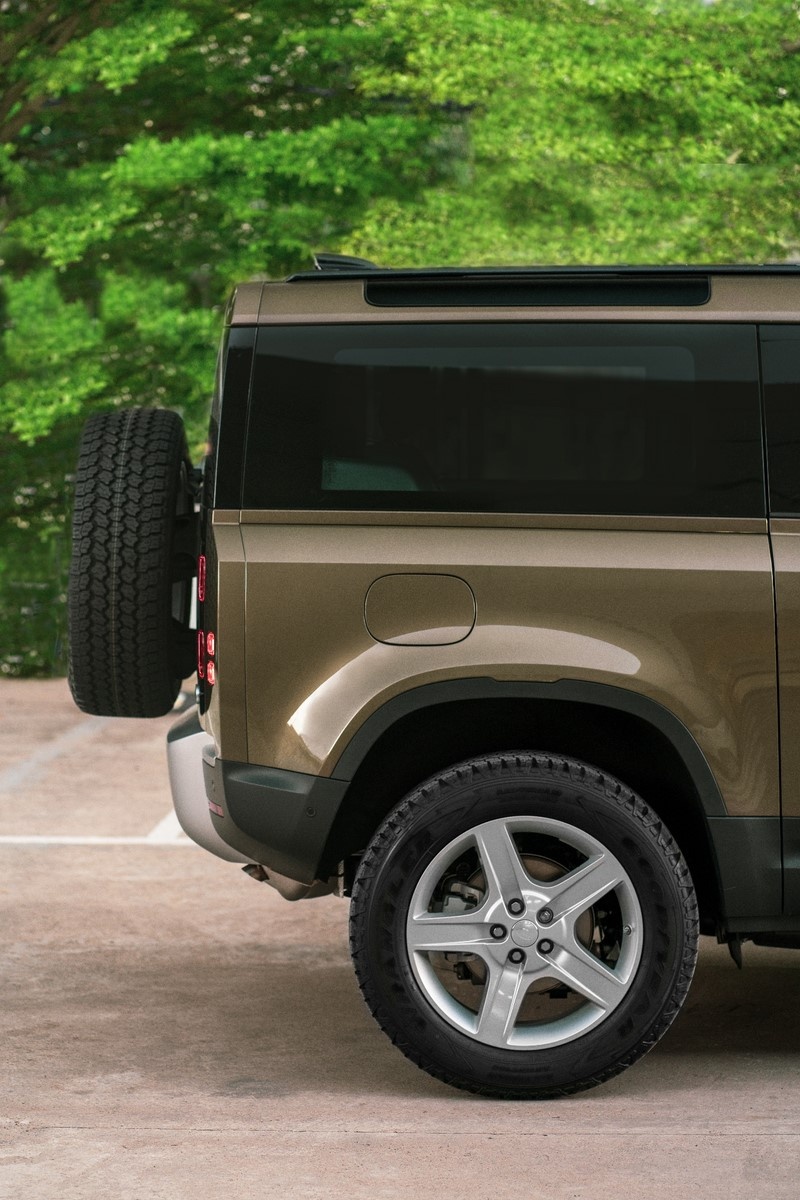 Land Rover Defender 90 phiên bản 3 cửa đã có mặt tại Việt Nam land rover defender 90 phien ban 3 cua da co mat tai viet nam