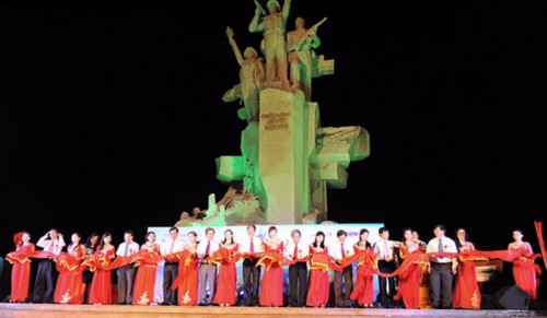 Khánh thành Tượng đài chiến thắng Cửa Việt Khánh thành Tượng đài chiến thắng Cửa Việt