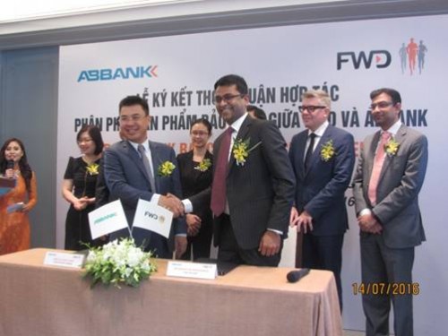 ABBank và FWD “bắt tay” kinh doanh bảo hiểm