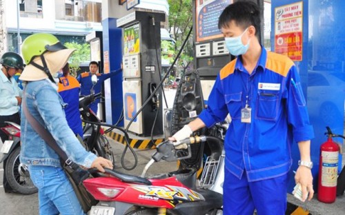 Giá xăng tiếp tục giảm 660 đồng/lít từ 15h hôm nay (20/7)